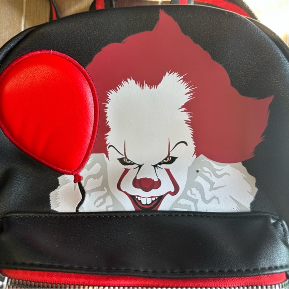 It Chapter 2 Pennywise Mini Backpack with Cardholders and Lapel Pin Set - Picture 4 of 6